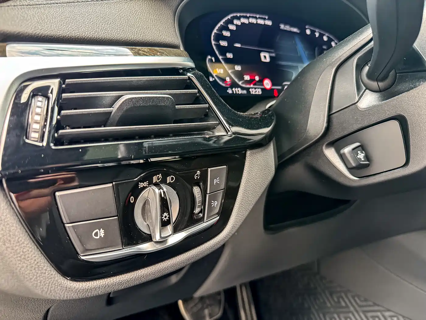 BMW 6 Series GT 2022 Model 630i M Sport Package фото 11