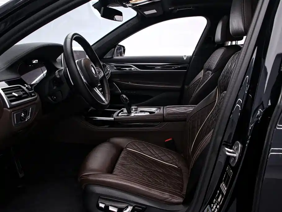 BMW 7 Series 2022 740Li xDrive Executive M Sport Package фото 12