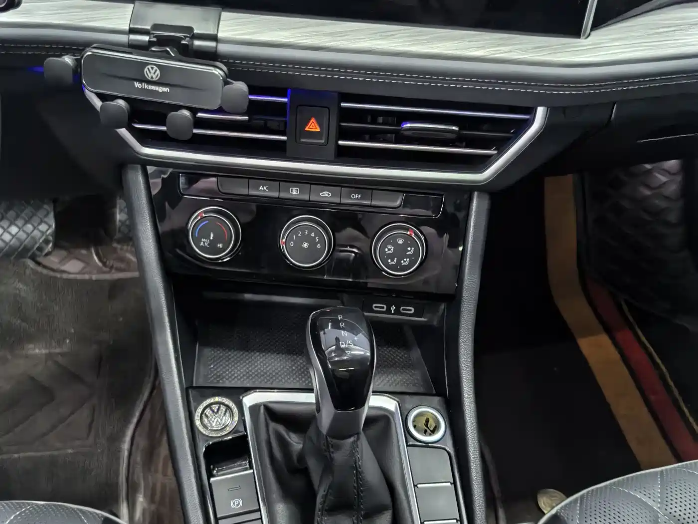 Volkswagen Sagitar 2024 300TSI DSG Surpass Edition фото 10
