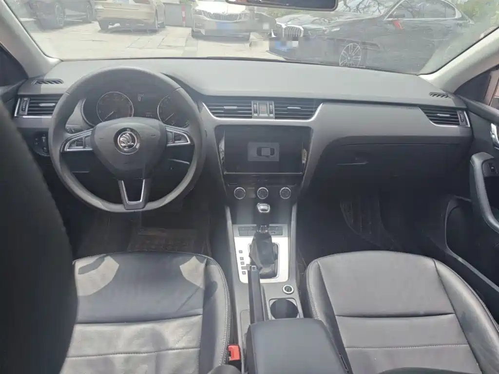 Škoda Octavia 2020 1.5L Automatic Smart Comfort Edition фото 13