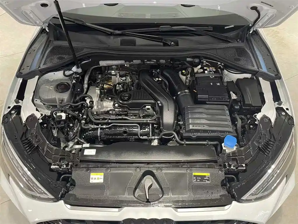 Audi A3 2026 2025 Facelift Sportback 35TFSI Flying Spur Premium