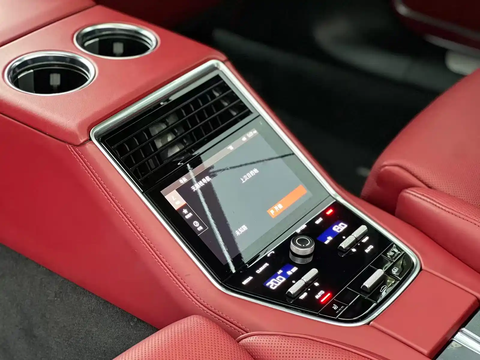 Фото 7 - Porsche Panamera