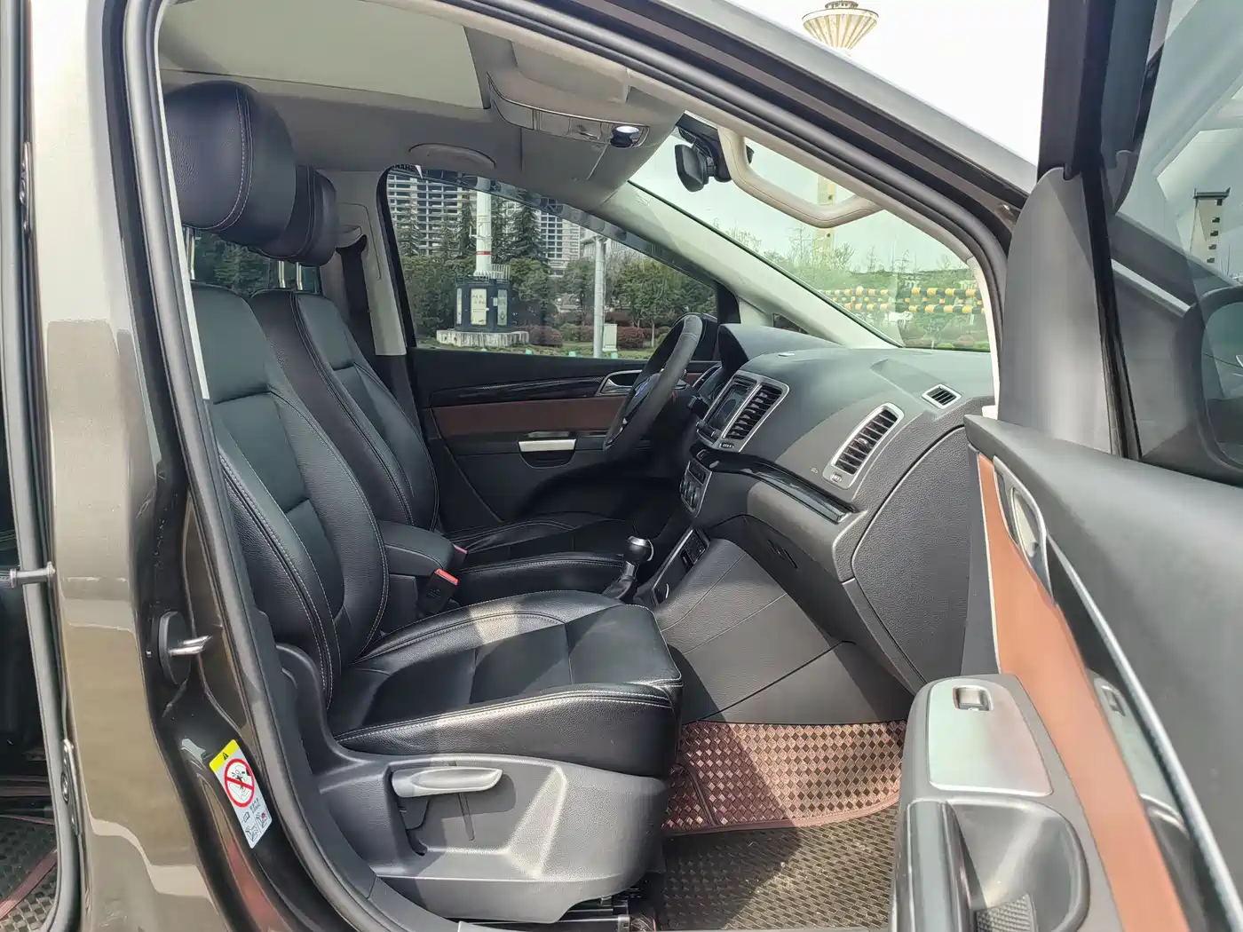 Volkswagen Sharan 2016 380TSI Comfort 7-seater фото 10
