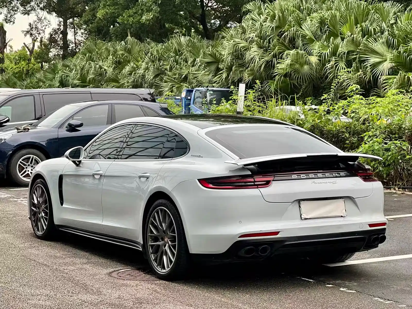 Фото 14 - Porsche Panamera