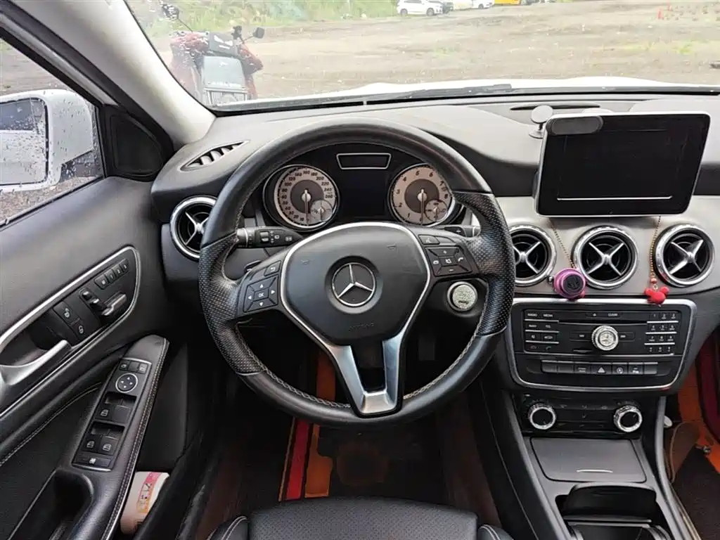 Mercedes-Benz GLA 2016 GLA 200 Dynamic фото 11