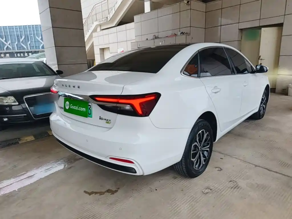 Фото 7 - Roewe i6 MAX EV