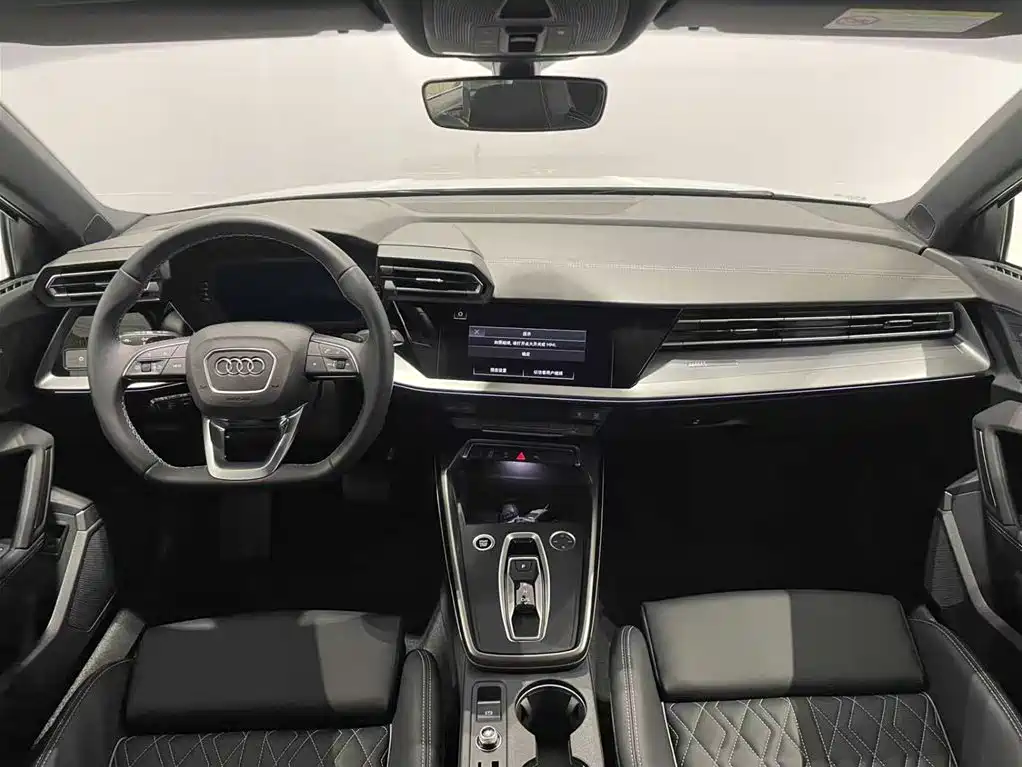 Audi A3 2026 2025 Facelift Sportback 35TFSI Flying Spur Premium