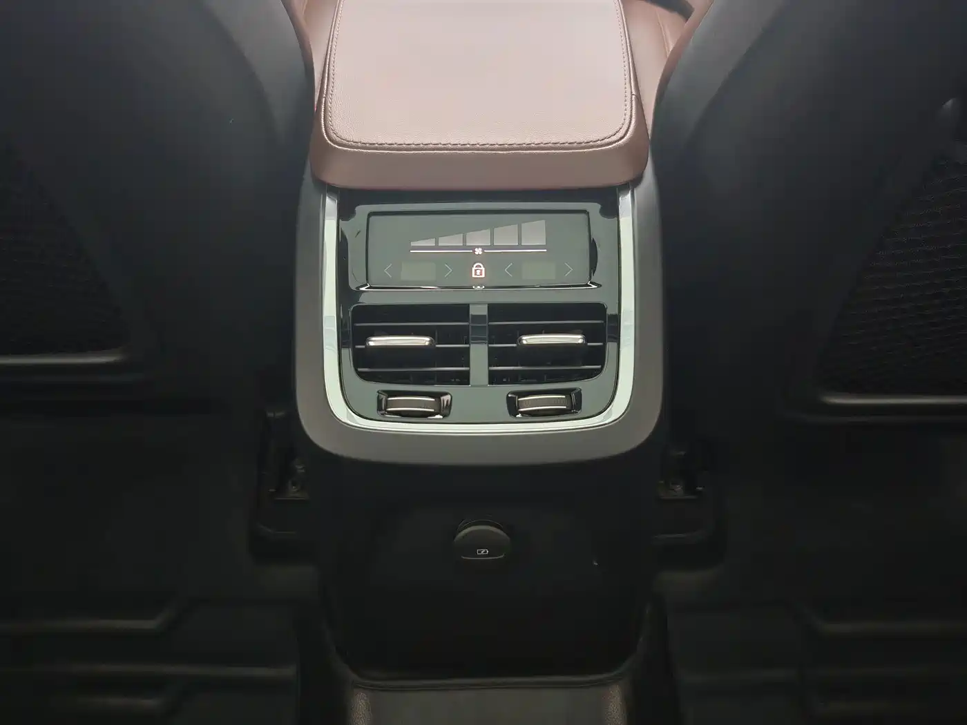 Volvo XC90 Plug-in Hybrid 2023 2023 T8 RECHARGE Intelligent Premium Luxury Edition 7-seater