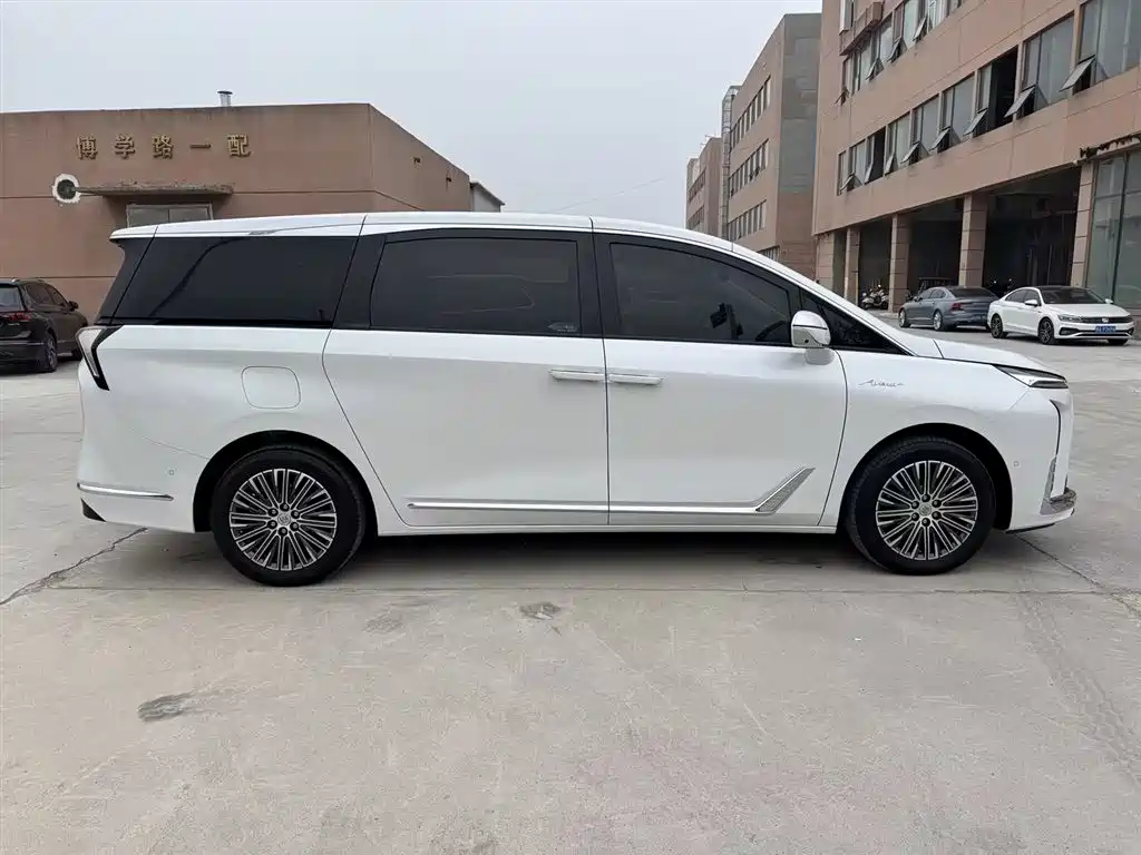 BUICK GL8 NEW ENERGY