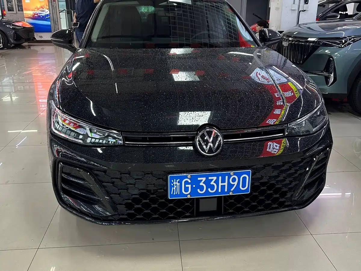 Photo 3 - Volkswagen Passat