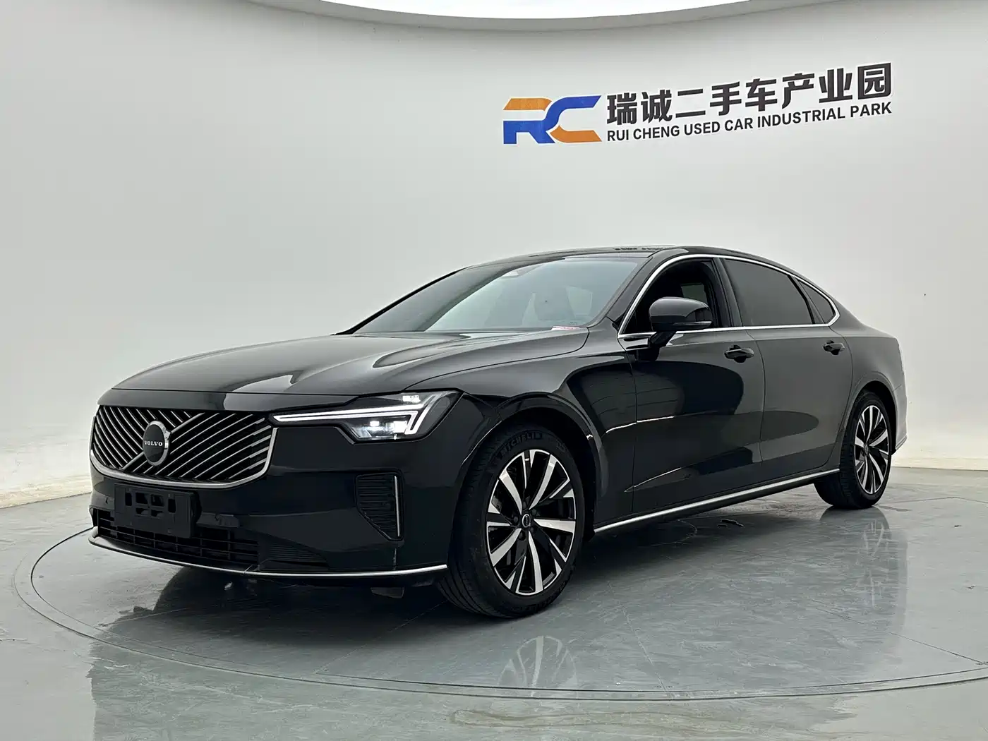 2026 Volvo S90