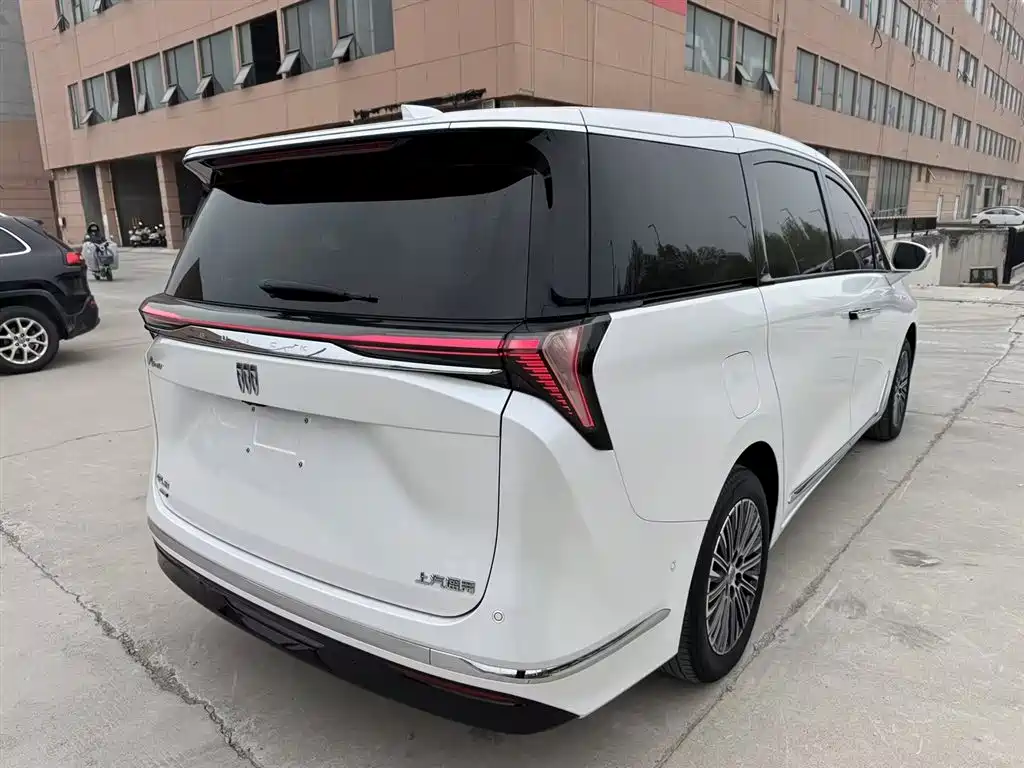 BUICK GL8 NEW ENERGY