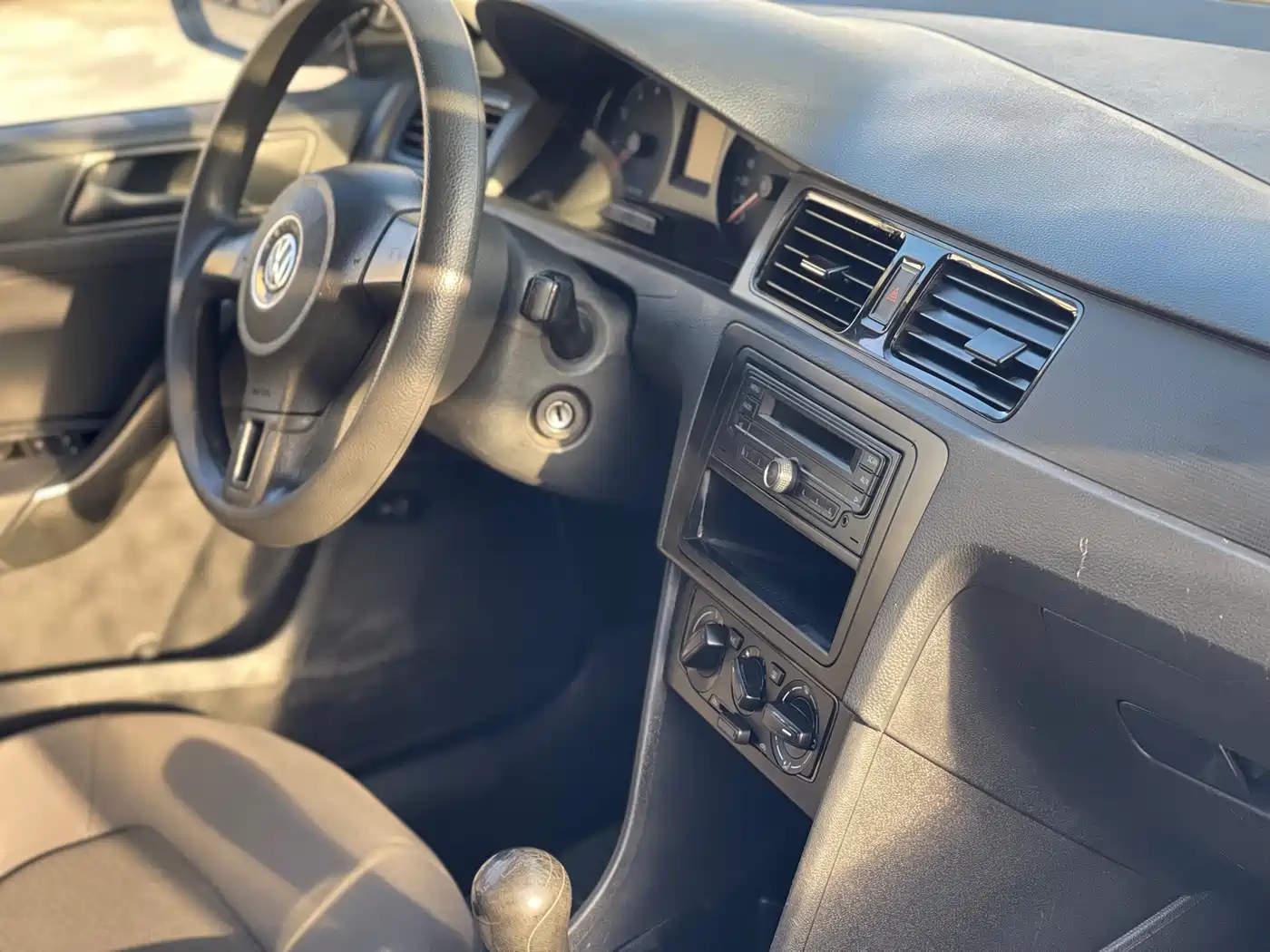 Volkswagen Santana 2015 1.6L Manual Trend Edition фото 9