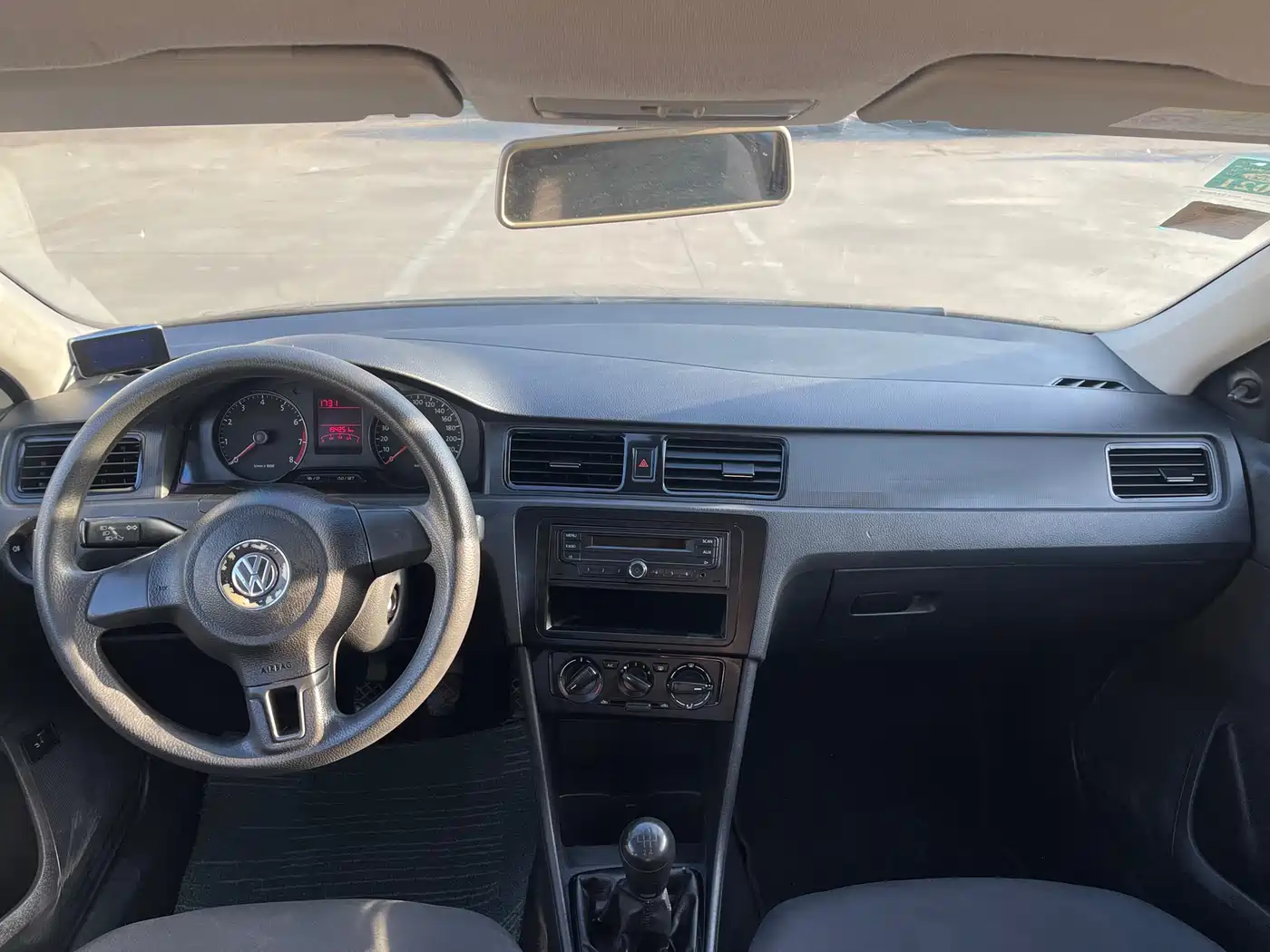 Volkswagen Santana 2015 1.6L Manual Trend Edition фото 4