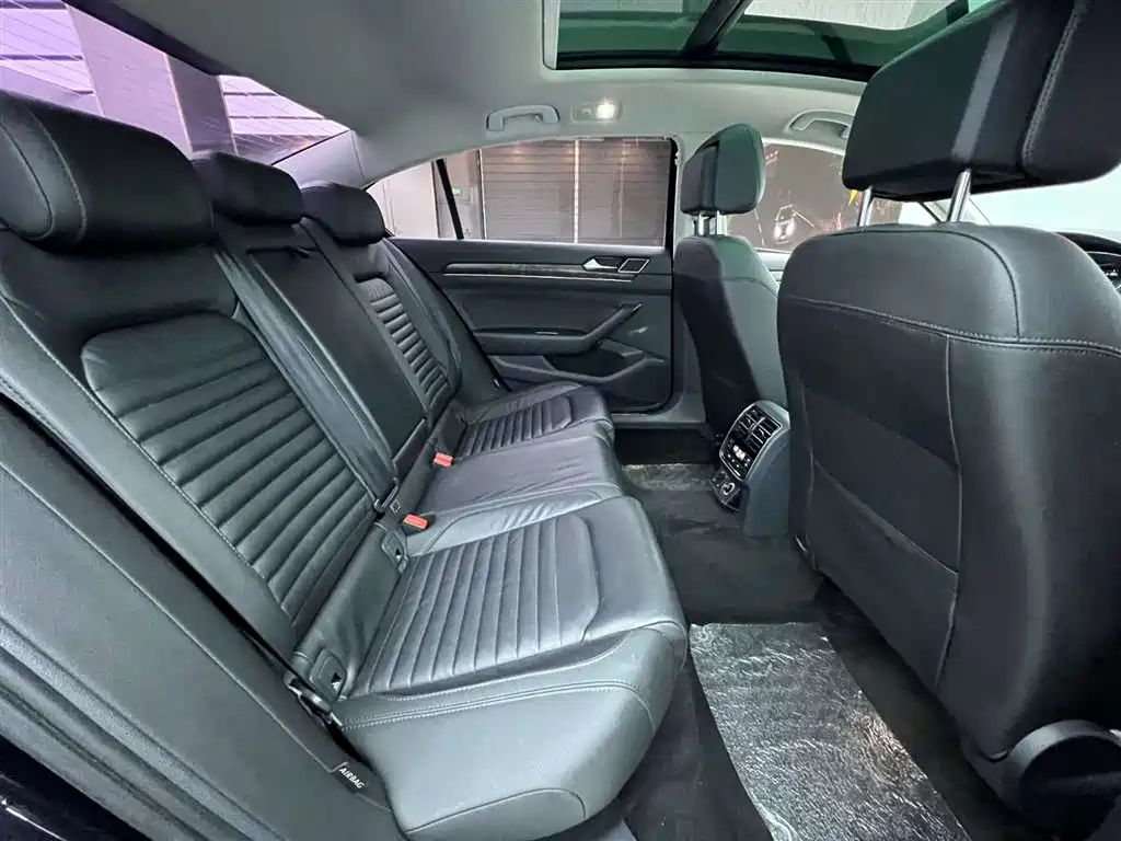 Volkswagen Magotan 2018 Facelift 330TSI DSG Luxury фото 24