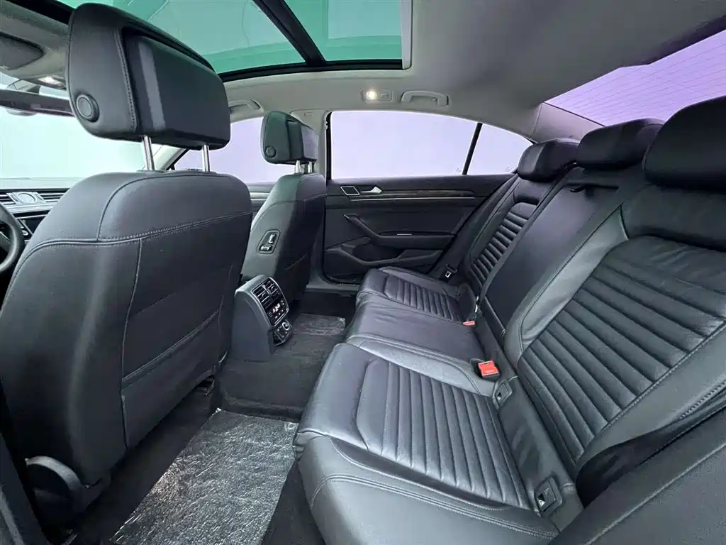 Volkswagen Magotan 2018 Facelift 330TSI DSG Luxury фото 23