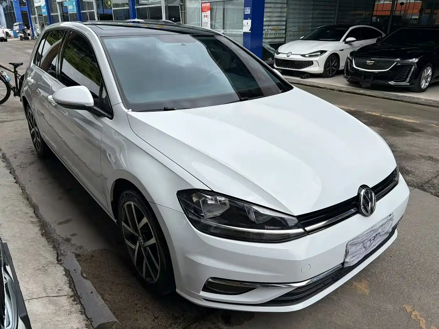 Фото 3 - Volkswagen Golf
