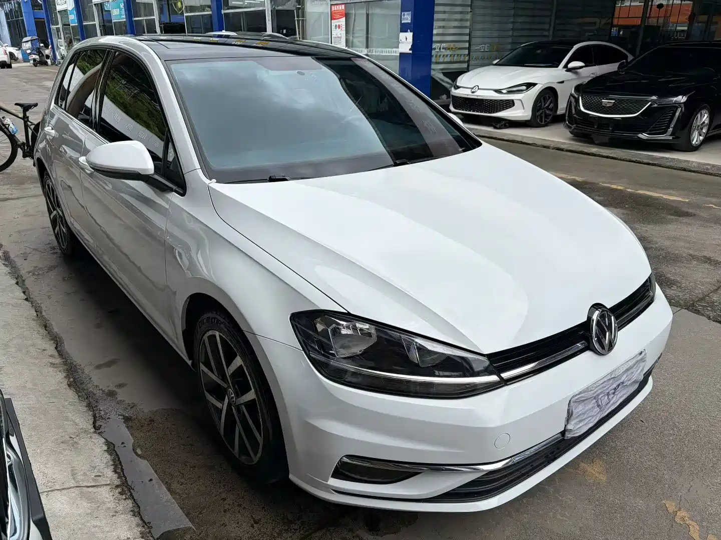 صورة 3 - Volkswagen Golf