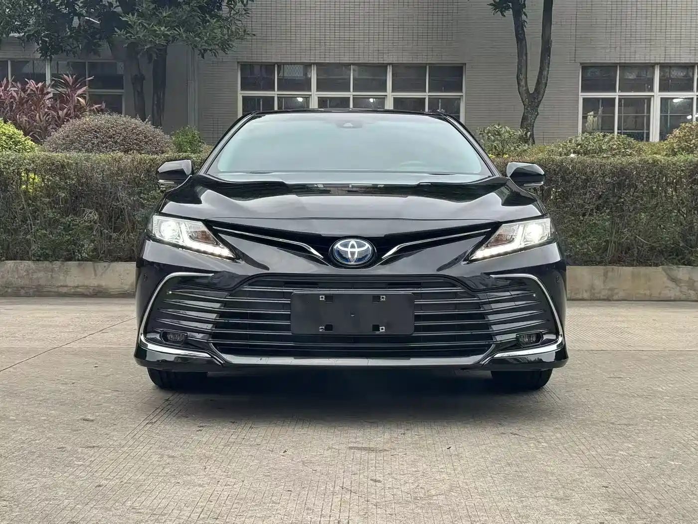 Photo 2 - Toyota Camry