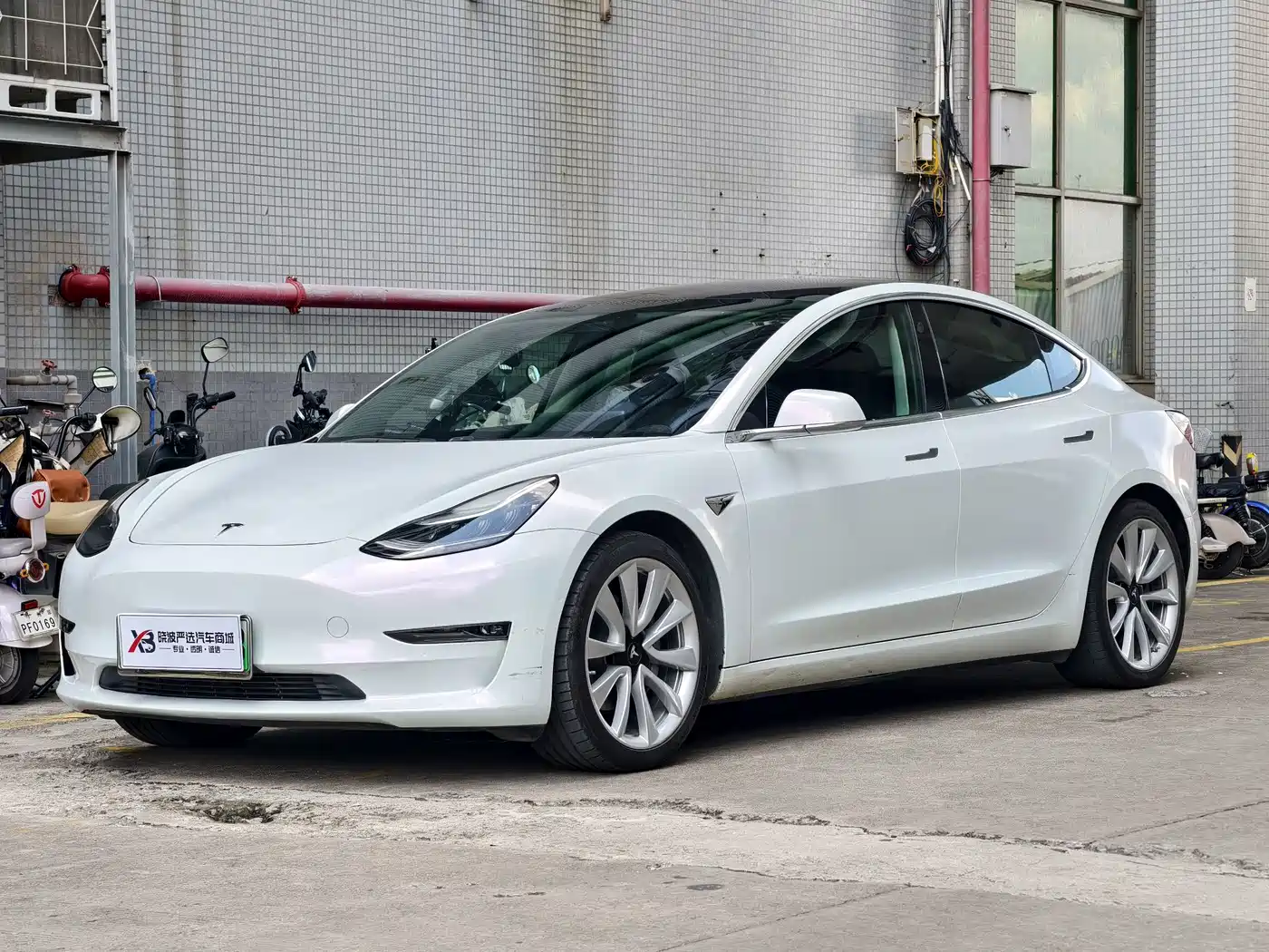 Tesla Model 3 (Import) 2019 2019 Long Range All-Wheel Drive Edition