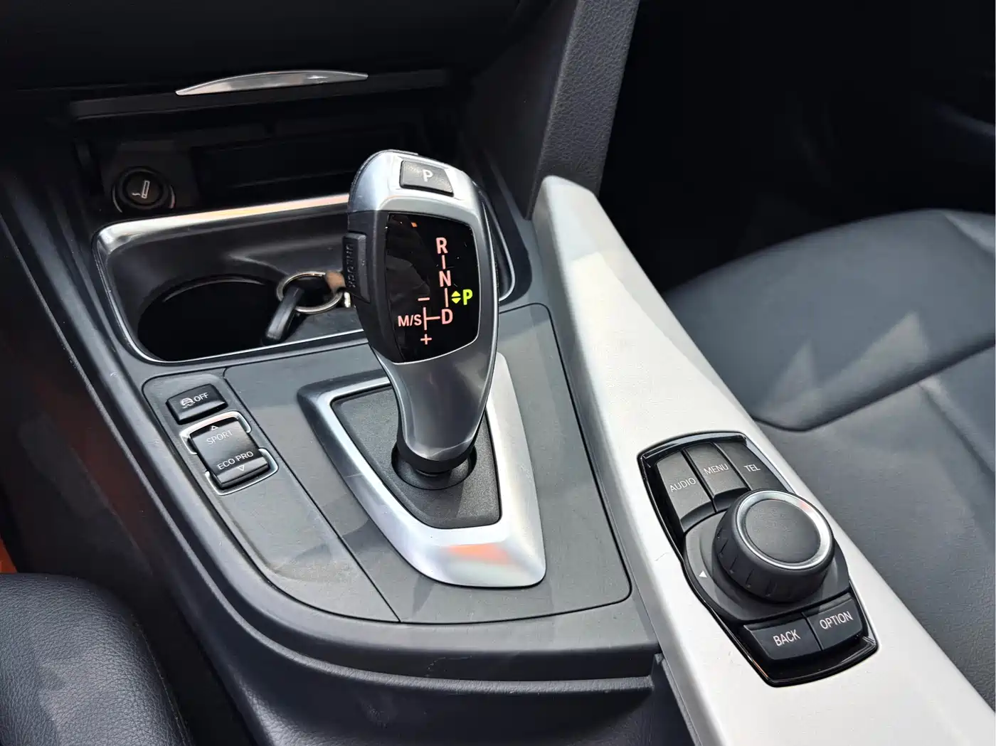 BMW 3 Series 2015 316i Progressive фото 12