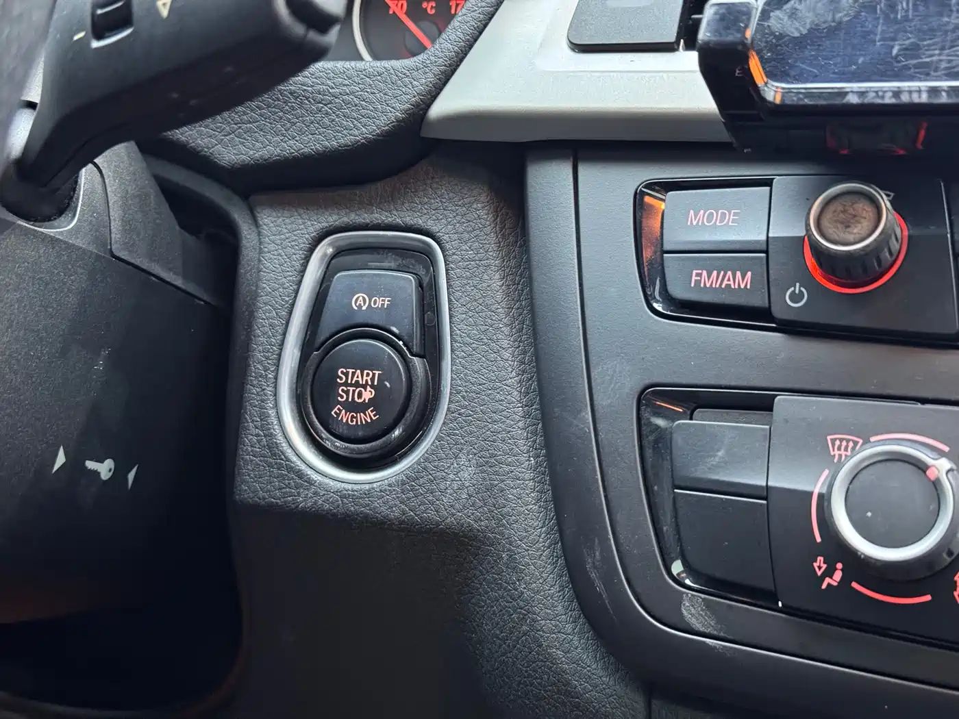 BMW 3 Series 2015 316i Progressive фото 16