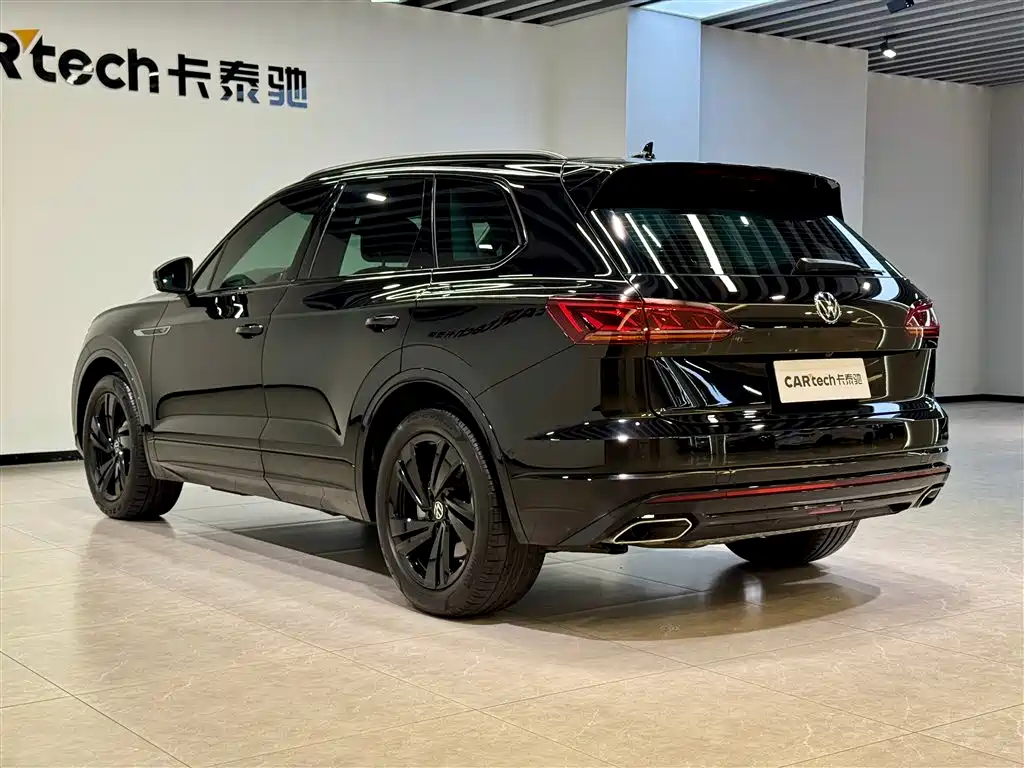 Volkswagen Touareg 2022 3.0TSI Rui Xiang Edition Gloss Black Sport Package фото 6