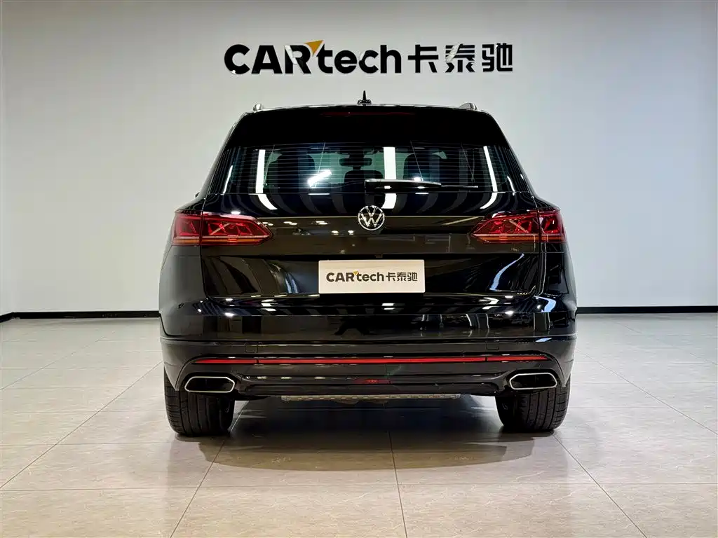 Volkswagen Touareg 2022 3.0TSI Rui Xiang Edition Gloss Black Sport Package фото 4