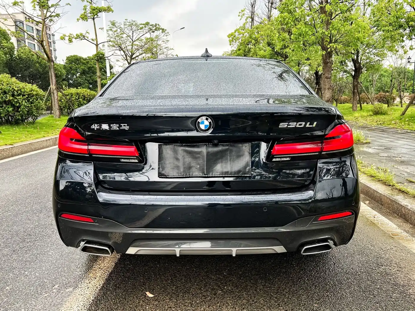Photo 5 - BMW 5 Series
