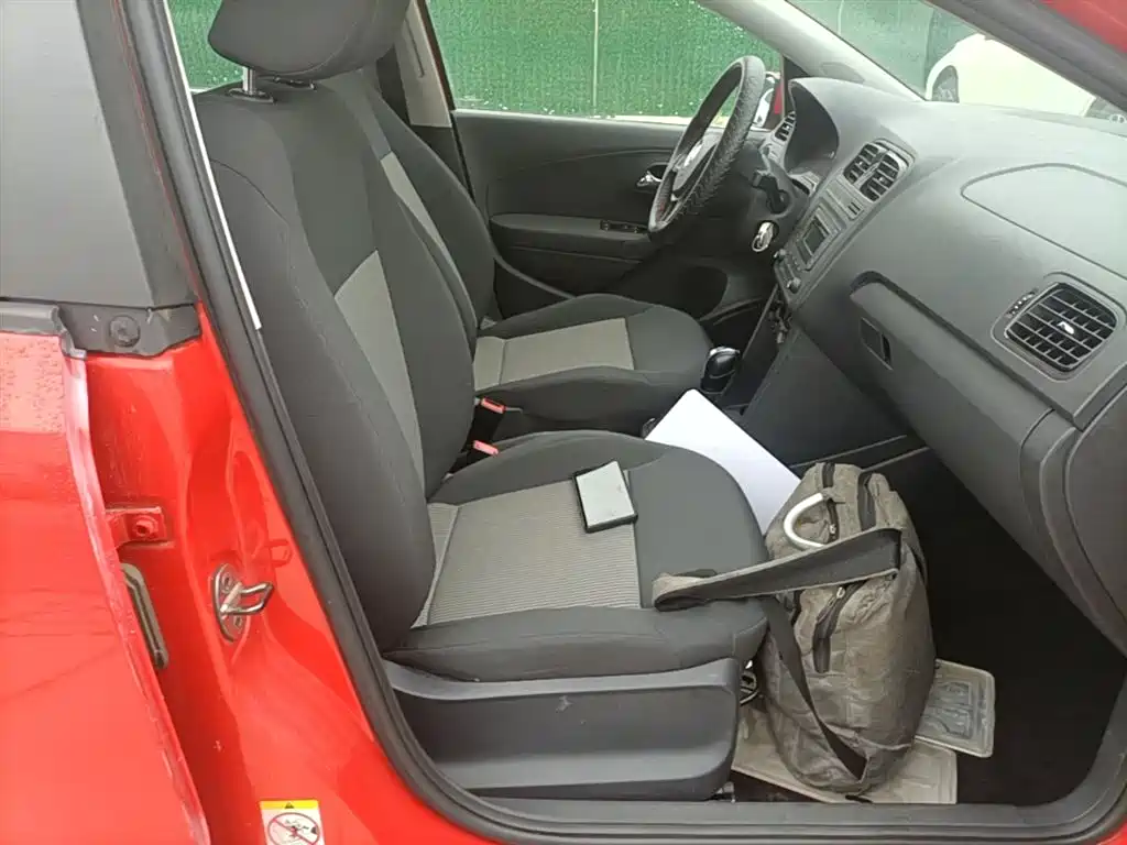 Volkswagen Polo 2016 1.4L Automatic Trend фото 25