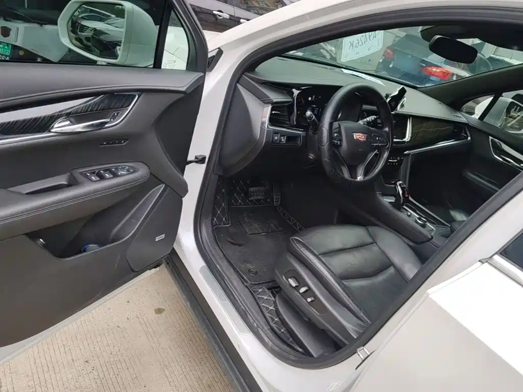 Cadillac XT6 2019 2020 28T 7-Seater Luxury Model