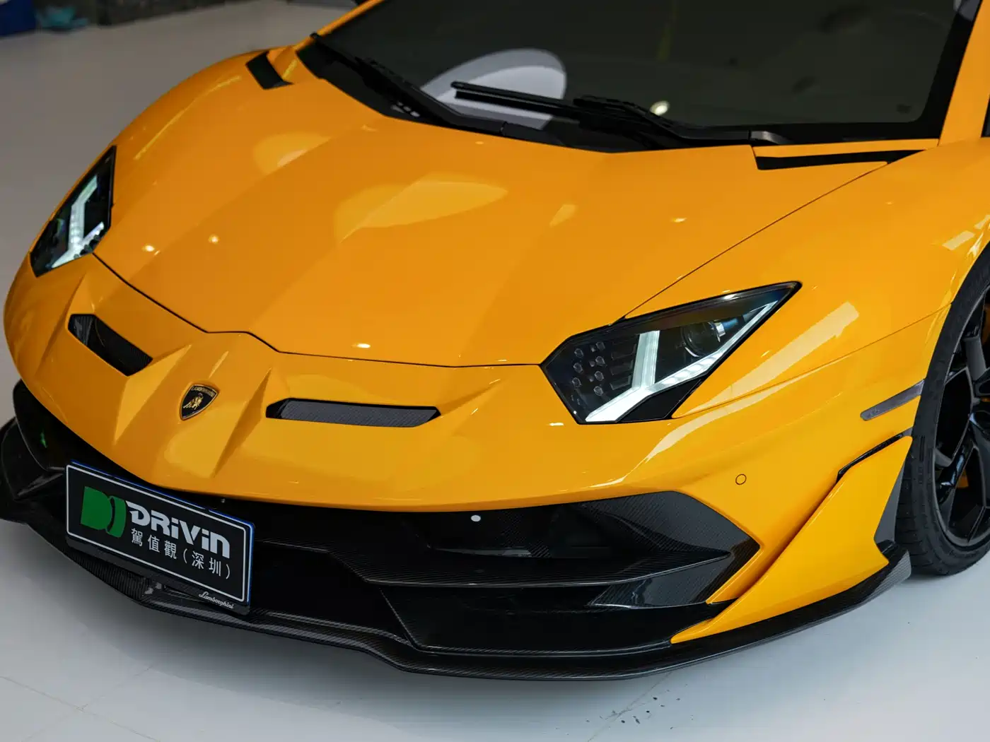 Lamborghini Aventador 2011 LP 700-4 фото 11