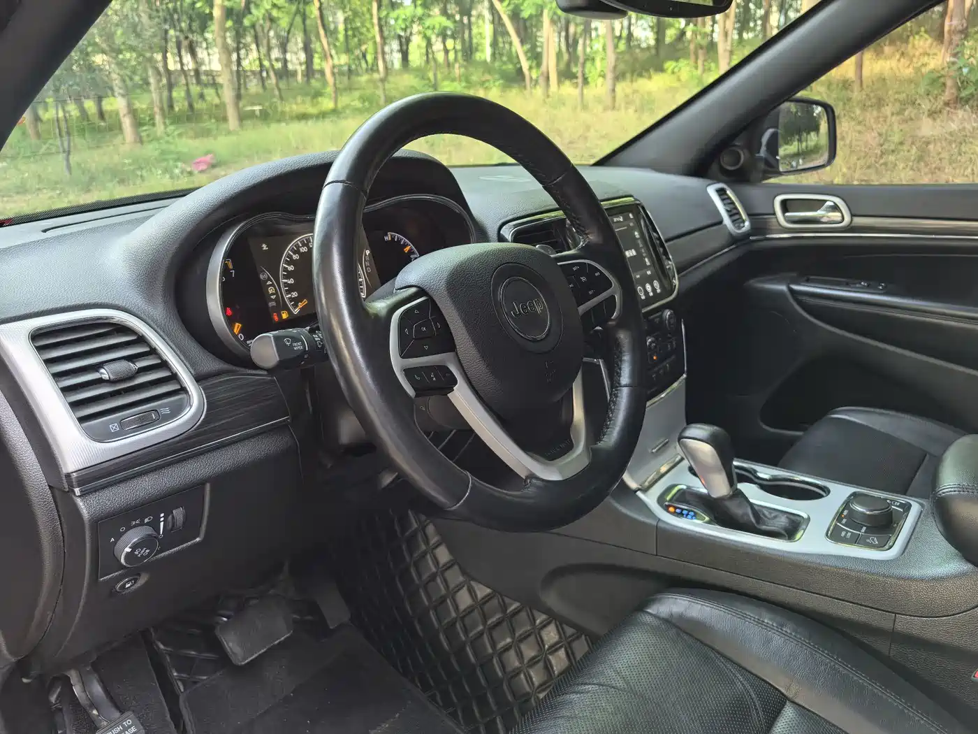 JEEP GRAND CHEROKEE (IMPORTED)