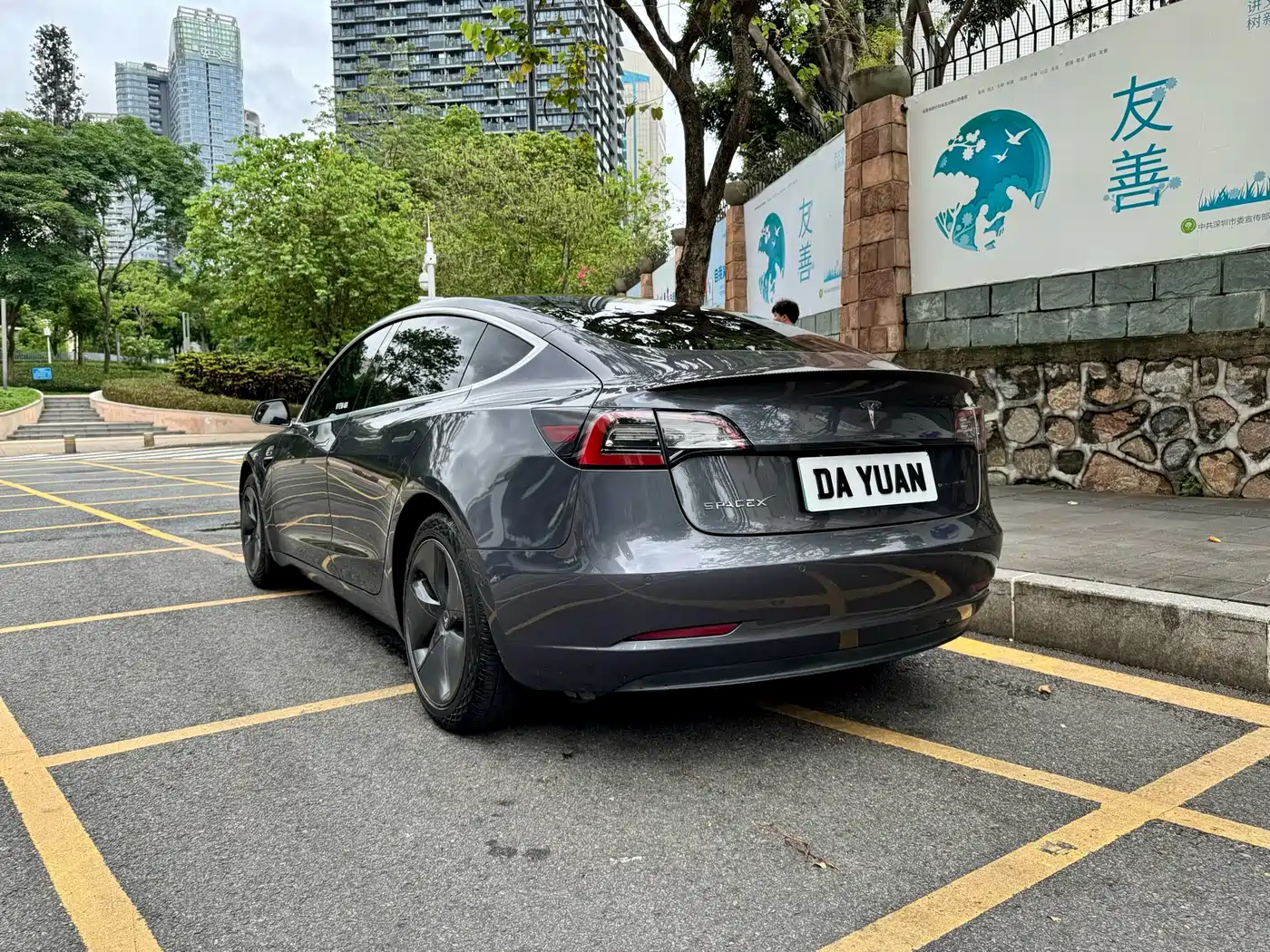 Фото 7 - Tesla Model 3