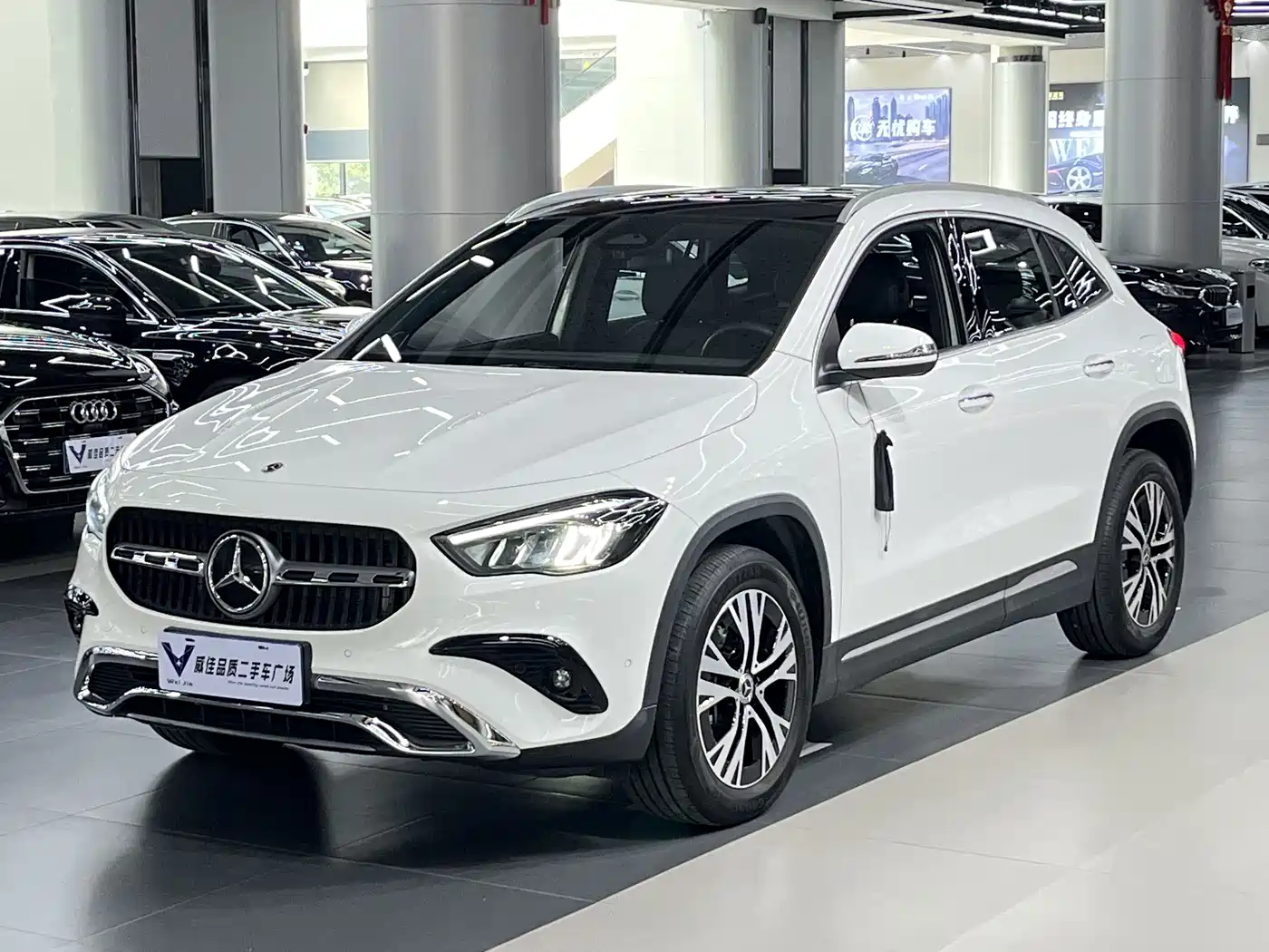 MERCEDES-BENZ GLA 2024