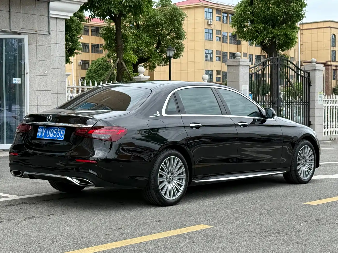 Mercedes-Benz E-Class 2021 E 300 L Luxury фото 9