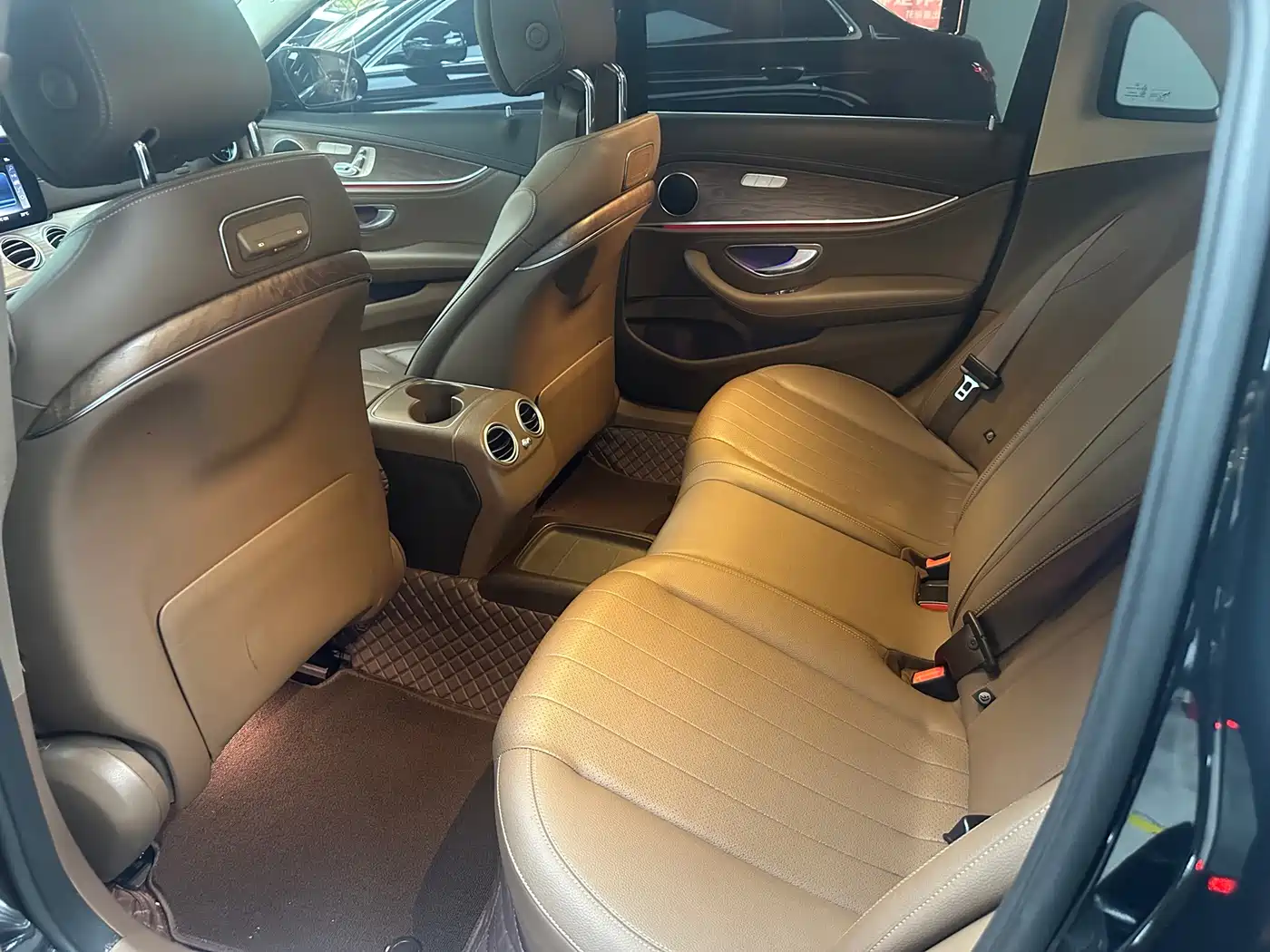 Mercedes-Benz E-Class 2020 E 300 L Fashion фото 12