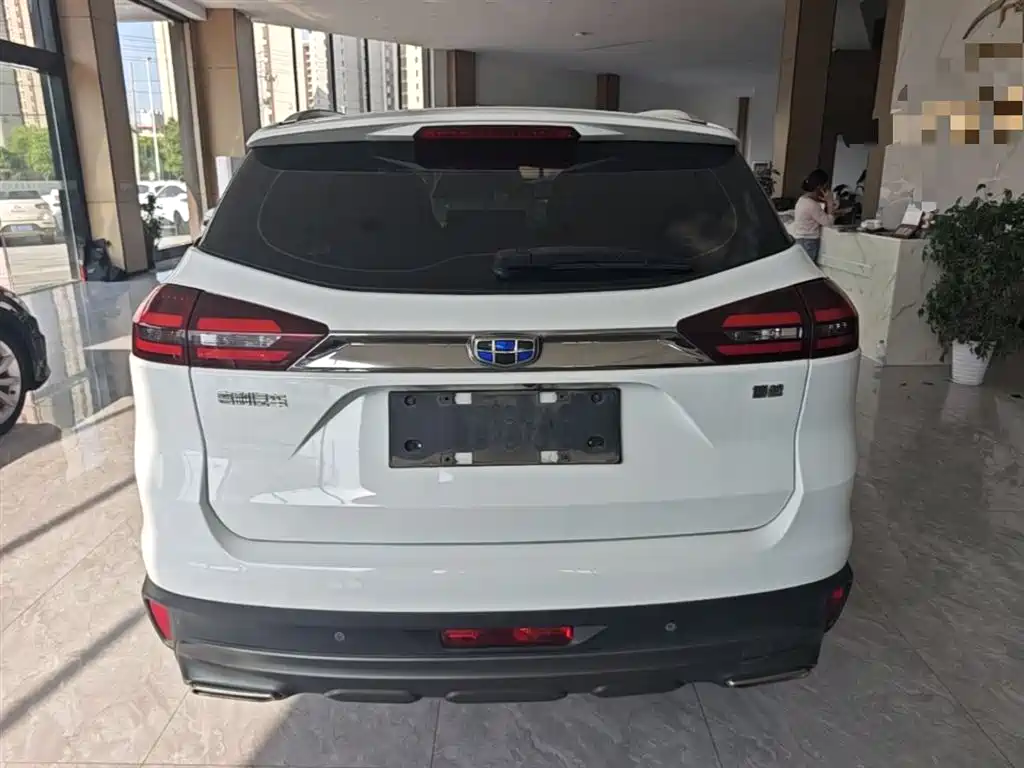 Фото 6 - Geely Boyue