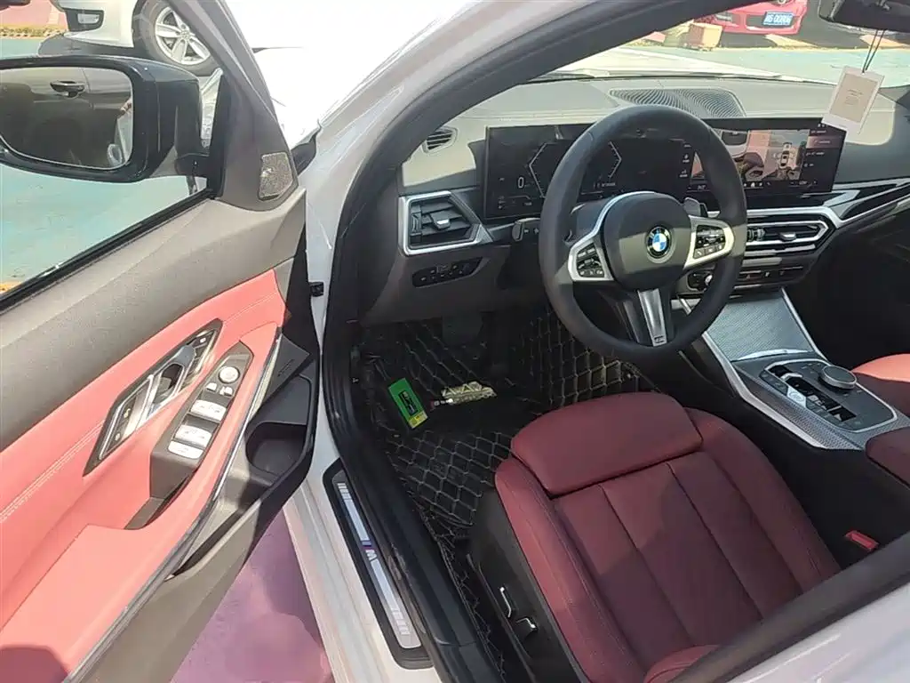 BMW 3 Series 2024 325i M Sport Shadowline Package фото 16