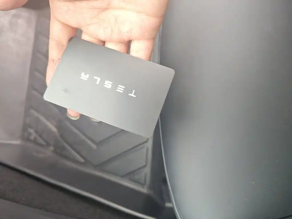 Фото 9 - Tesla Model 3