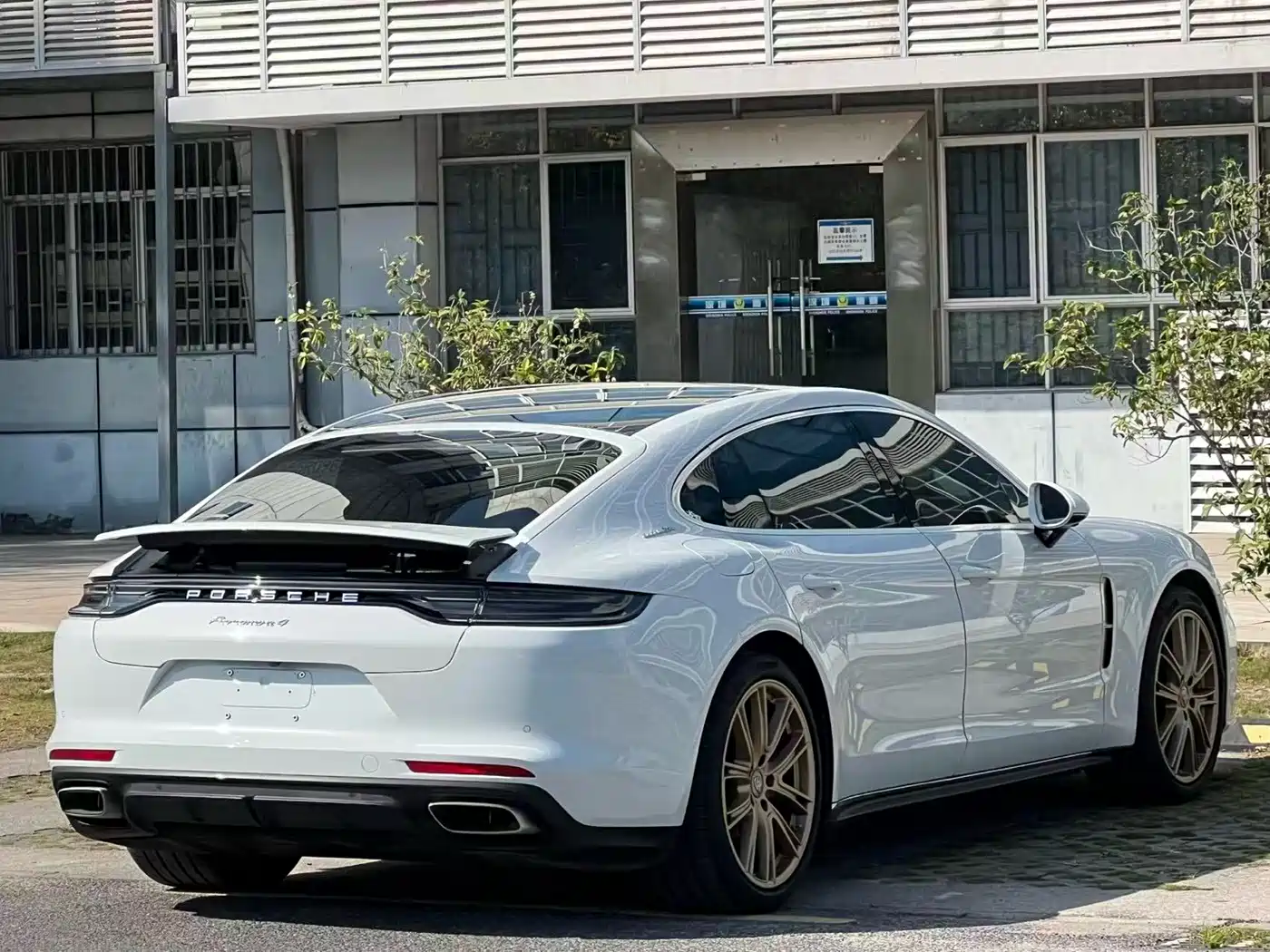 Porsche Panamera 2021 Panamera 4 Executive Long Wheelbase 2.9T фото 4