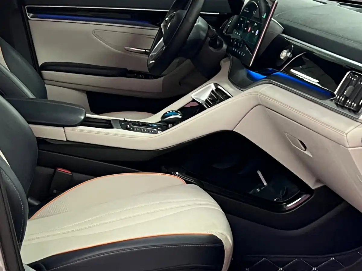 Photo 5 - BYD Song PLUS PHEV