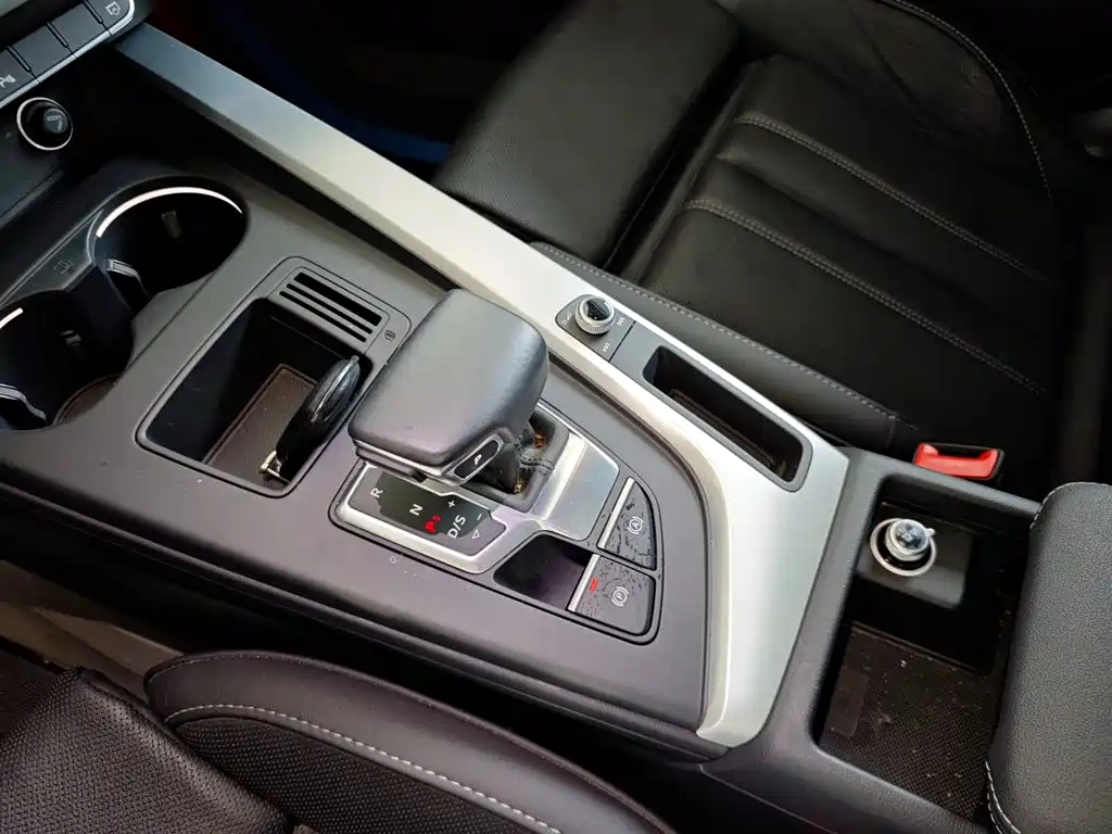 Audi A4L 2020 40 TFSI Fashion Dynamic Edition фото 16