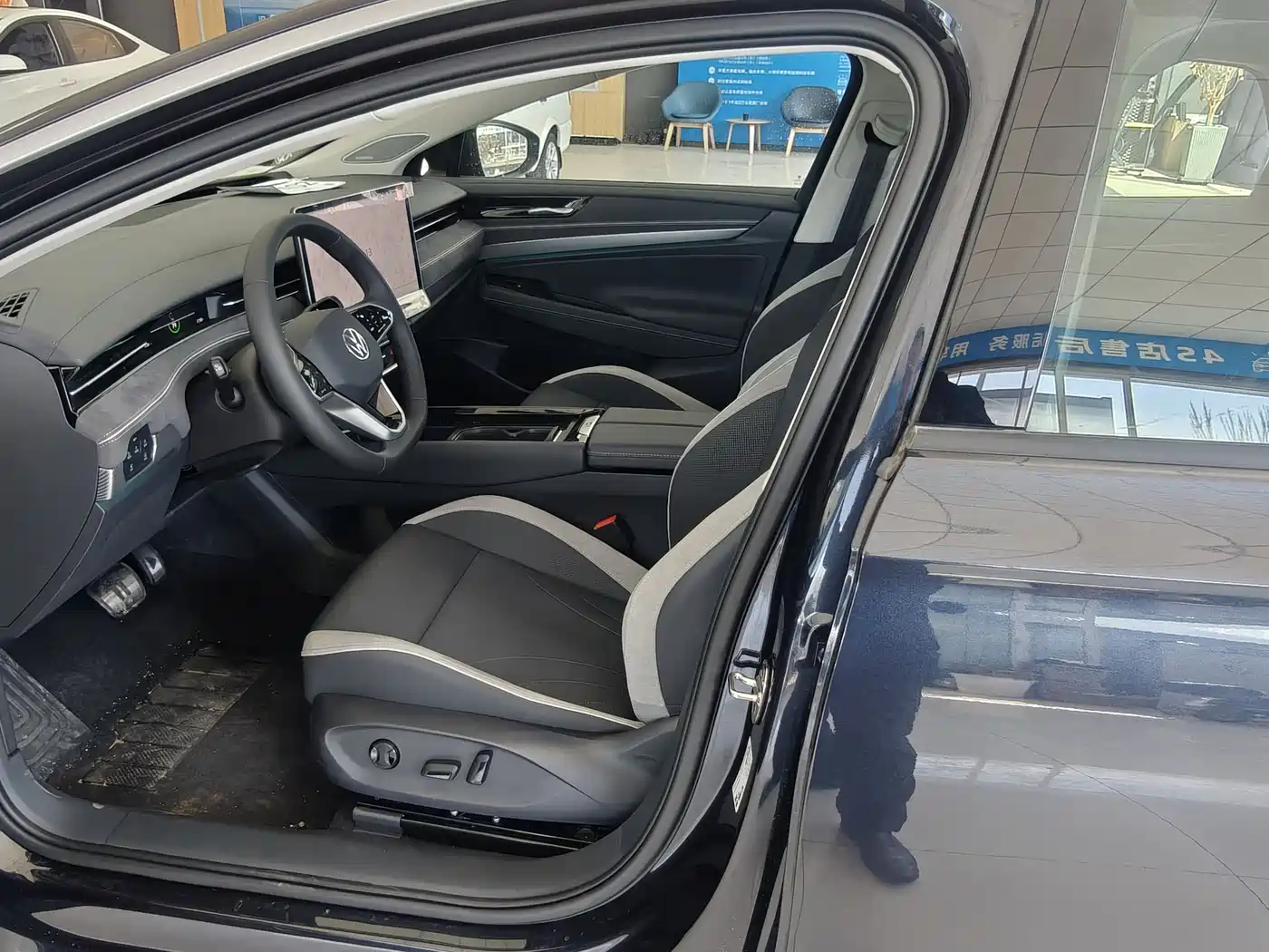 VOLKSWAGEN ID.7 VIZZION