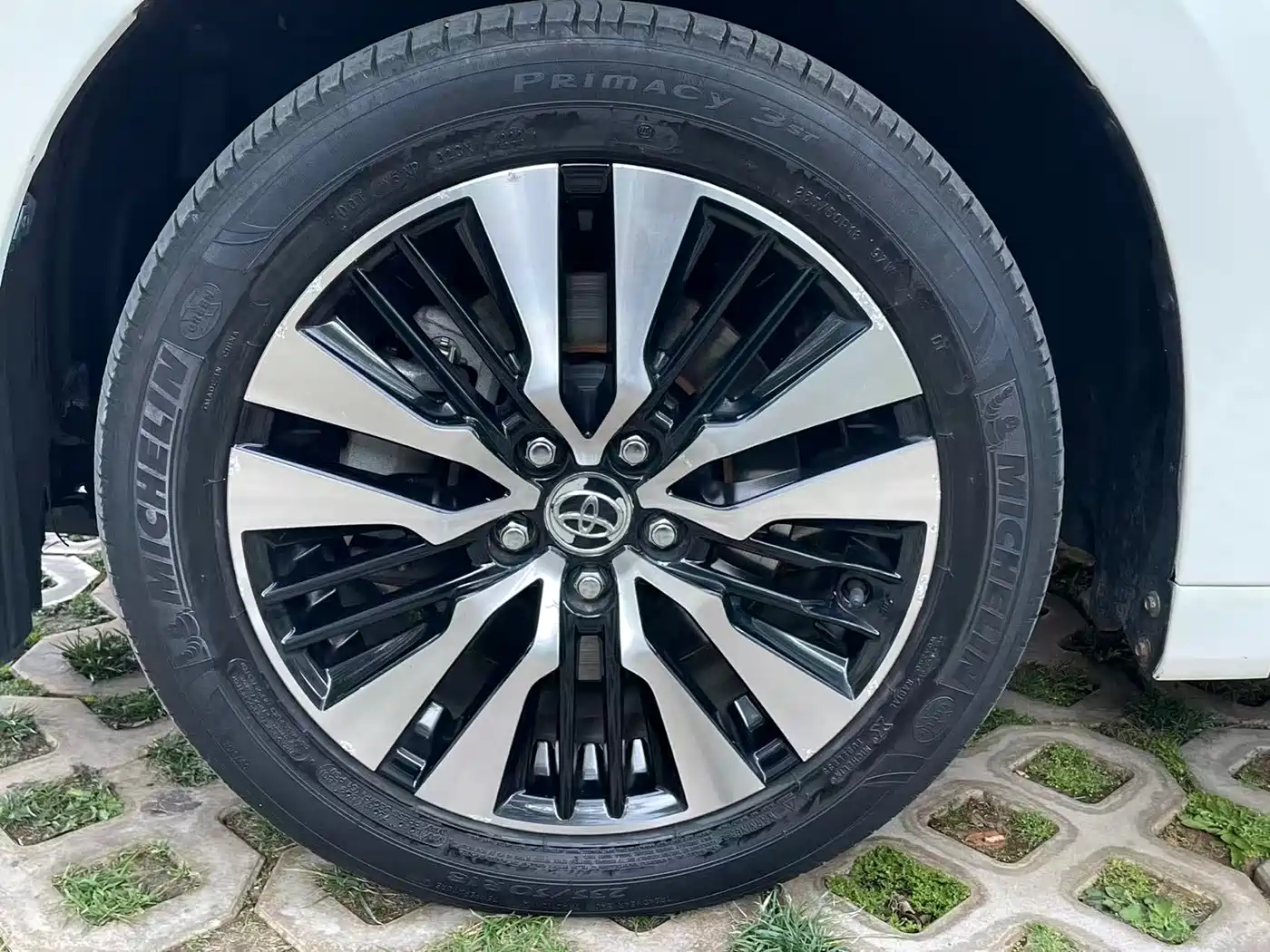 Toyota Alphard 2018 Facelift 3.5L Premium Edition фото 16