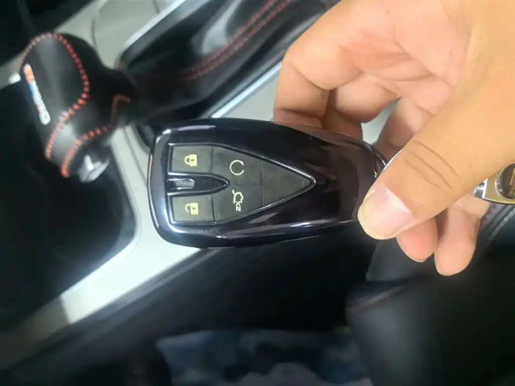 Photo 9 - Changan Oshan X7
