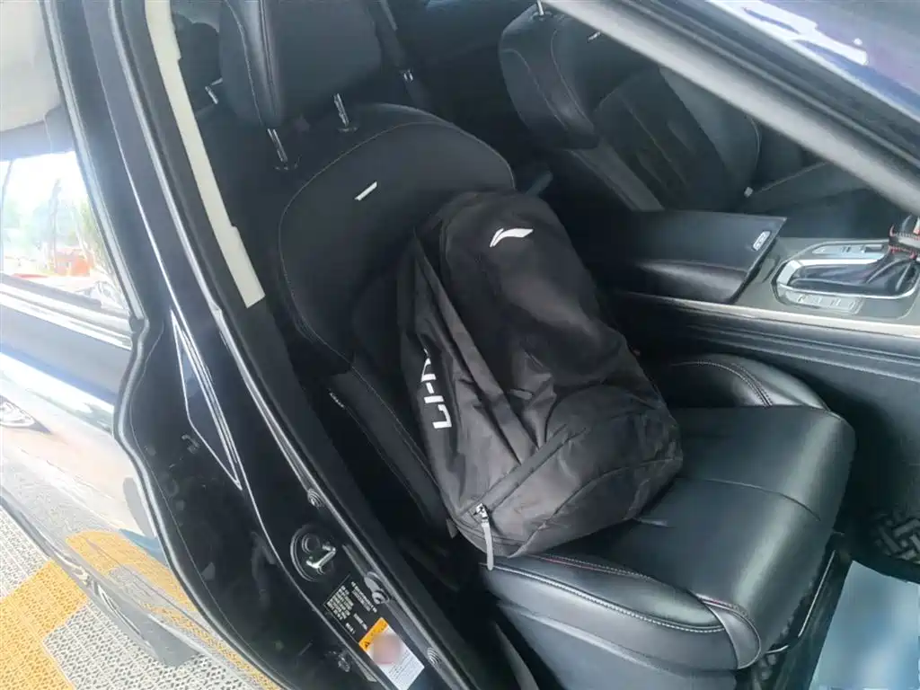 Photo 25 - Changan Oshan X7
