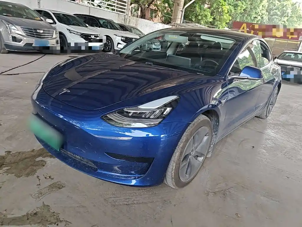 Фото 1 - Tesla Model 3