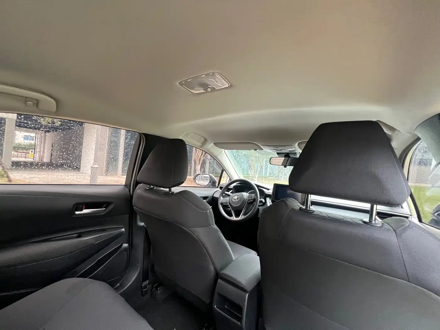Toyota Corolla 2021 Hybrid 1.8L E-CVT Pioneer Edition фото 16