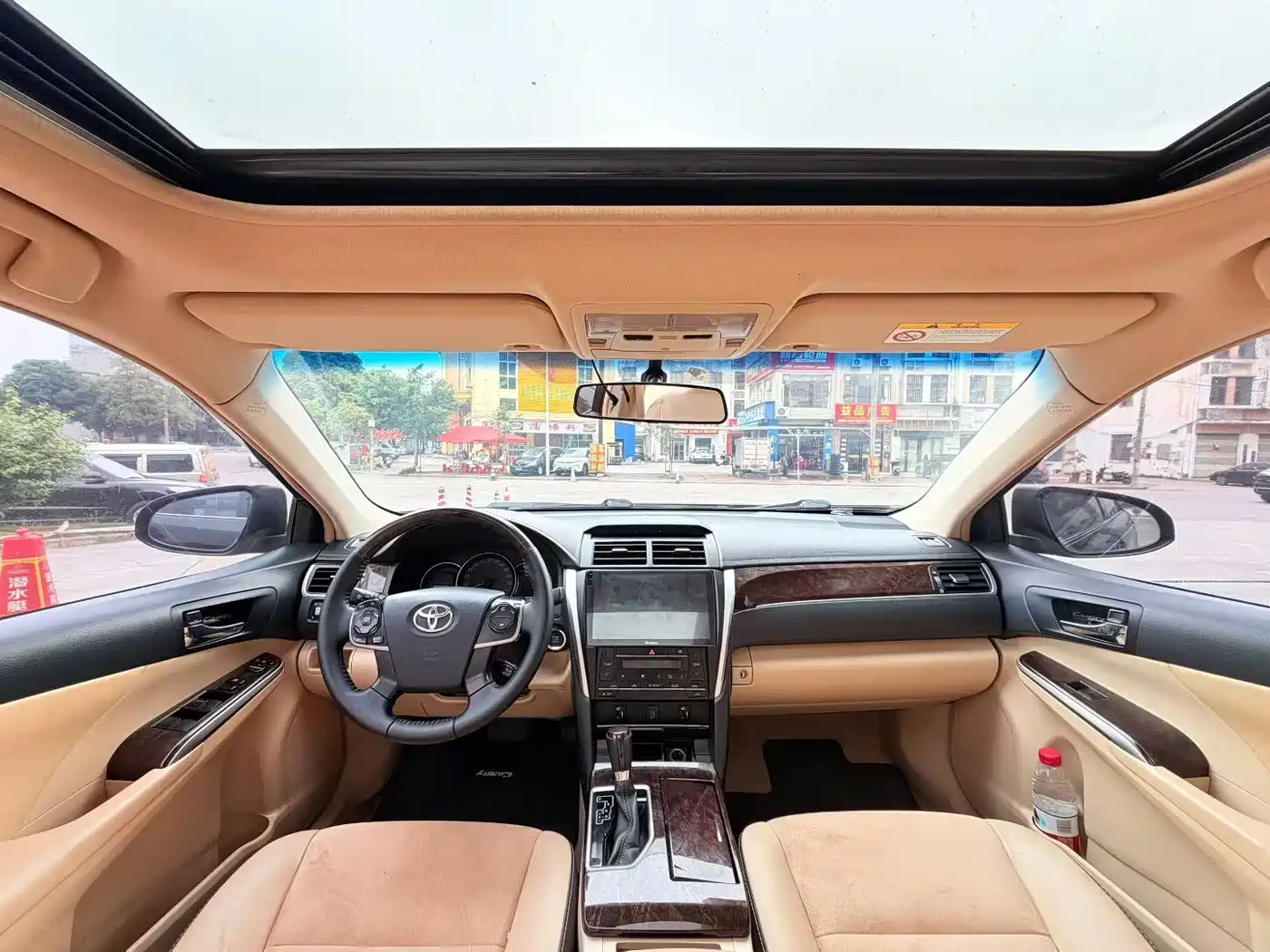 Toyota Camry 2016 2.5G 10th Anniversary Luxury Navigation Edition фото 7